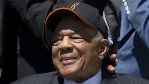 Mays started off slowly, but got untracked and won the nl rookie of the year award, helping the giants erase a. Mlb Names World Series Mvp Award In Honor Of Willie Mays Mlb Nbc Sports