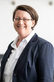 Landet gränsar till österrike, slovakien, ukraina, rumänien, serbien, kroatien och. Prof Dr Antje Von Ungern Sternberg Institut Fur Recht Und Digitalisierung Trier