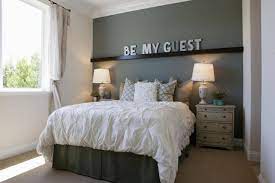 Orange paint brightened up the nook with invigorating color. 45 Inspiring Small Bedrooms Small Guest Bedroom Guest Bedroom Design Guest Bedrooms