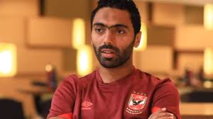 .الإماراتي، حسين الشحات، للاعبي الترجي التونسي، في مباراة الفريقين ضمن ربع نهائي كأس قام الشحات بحركة استفزازية للاعبي الترجي إذ أشار لهم إلى الرقم 3 بأصابعه. Ø£Ø®Ø¨Ø§Ø± Ø§Ù„Ø£Ù‡Ù„ÙŠ Ø§Ù„Ø£Ù‡Ù„ÙŠ ÙŠØ±ØµØ¯ 3 Ù„Ø§Ø¹Ø¨ÙŠÙ† Ù„Ø®Ù„Ø§ÙØ© Ø­Ø³ÙŠÙ† Ø§Ù„Ø´Ø­Ø§Øª ØªØ¹Ø±Ù Ø¹Ù„Ù‰ Ø§Ù„ØªÙØ§ØµÙŠÙ„