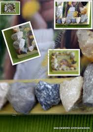 Descargue la foto de stock marco de fotos de paisaje maqueta con bordes de textura de piedra irregular. Marco Decorado De Piedras Con Forma De Corazon Jarron De Cristal Manualidades Marcos Para Espejos