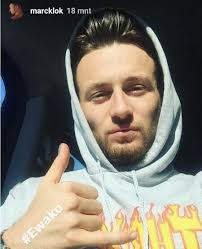 Pemain naturalisasi asal belanda marc klok mengaku jatuh cinta pada sejumlah hal di industri sepakbola indonesia, termasuk dramanya. Marc Klok Tulis Ewako Di Instagramnya