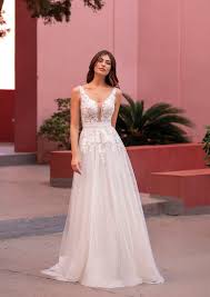 Tutte le nuove collezioni abiti da sposa 2021. San Patrick Abiti Da Sposa Firenze Negozio Abiti Matrimonio St Patrick Firenze Abiti Cerimonia San Patrick 2021 Firenze Toscana Italia Prezzi