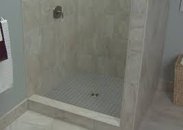 идея душевая кабина из плитки со сливом в полу фото Kak Sdelat Slivnoj Trap V Dushevoj Plitka Dlya Dushevoj Dush V Vannoj Komnate Dushevye Komnaty