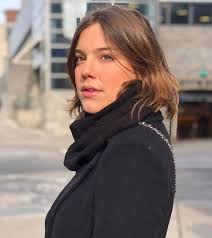 Atualmente, alice wegmann (@alice.weg) tem 2372608 seguidores no instagram, está em 279. Alice Wegmann Assume Namoro Aprendendo Um Com O Outro Famosidades