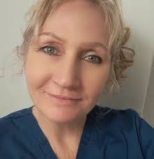 Allison Blakeslee's Instagram, Twitter & Facebook