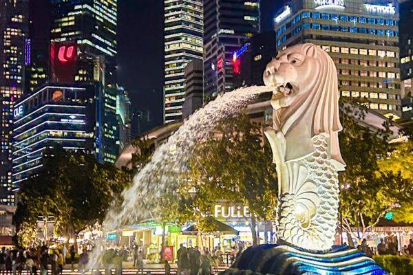 Country profile: Singapore - Geographical