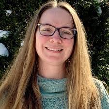 Leslie Caruthers's Instagram, Twitter & Facebook