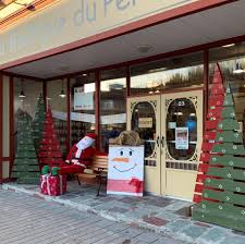 La chaîne du père noël signe son retour à l'occasion des fêtes de fin d'année. La Boutique Du Pere D Jos Photos Facebook