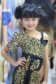 Inspirasi model gaun batik anak umur 9 bulan. 30 Model Baju Batik Anak Perempuan Laki Laki