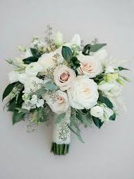 Pin By Manon Zirnheld On Pretty Flowers Nice Plant Serene Background In 2020 Simple Wedding Bouquets Green Wedding Bouquet Flower Bouquet Wedding