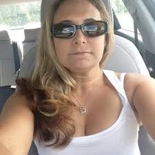 Aubree Weik's Instagram, Twitter & Facebook