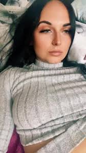 Hilarious Polish Girl Reacts to Trendy Challenges 🤣