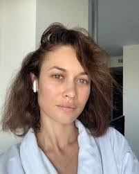 Nadine Anders's Instagram, Twitter & Facebook