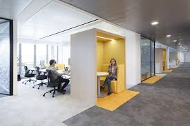 Progetto Cmr Massimo Roj Architects Contemporary Offices In Milan Floornature In 2020 Contemporary Office Design Contemporary Office Contemporary Home Decor