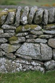 Pin By Laure Peeters On Outdoor Wall Fountains Dry Stone Wall Stone Wall Dry Stone