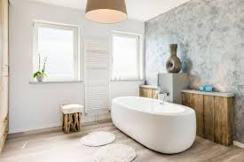 Eine badewannenverkleidung brauchst du in diesem fall nicht. Wandgestaltung Im Badezimmer Ideen Ohne Fliesen Bauen Und Wohnen In Der Schweiz