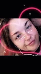 Crystal Cummins's Instagram, Twitter & Facebook