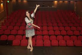 Browse the list of upcoming concerts, and if you can't find your favourite artist, track them and let songkick tell you when they are next in your area. Claudia Mauro Participa De Live De Aniversario Do Teatro Cesgranrio