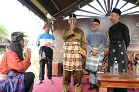 Gambar dari kelas memanah yang dianjurkan oleh akademi seni tradisional warisan melayu www.tradisional.com.my. Muzium Warisan Melayu Pertama Dalam Negara Dilancarkan Universiti Putra Malaysia