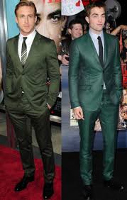 The cast includes robert pattinson as bruce wayne/batman, jeffrey wright as commissioner. Robert Pattinson Vs Ryan Gosling Who Wore The Green Suit Best Fashion