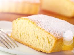 Da wir beide aber glaube ich grad ziemlich busy sind. Saftiges Blitzrezept Griechischer Joghurtkuchen Ohne Mehl Und Butter Freundin De