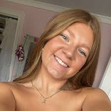 Sydney Schoolcraft's Instagram, Twitter & Facebook