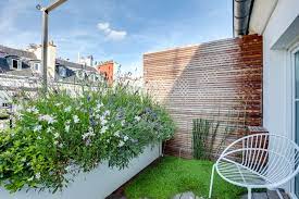 Quelles solutions pour ombrager un balcon ? Amenager Un Petit Balcon Urbain Mode D Emploi