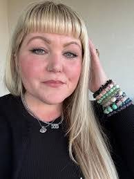 Ashleigh Poston's Instagram, Twitter & Facebook