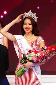Vậy là sau một khoảng thời gian cạnh tranh vô cùng cam go, vương miện hoa hậu hoàn vũ 2020 đã chính thức tìm thấy được chủ nhân của mình, và đó chính là đại diện đến từ đất nước. Hoa Háº­u Hoan VÅ© Viá»‡t Nam Nao Ä'Æ°á»£c Long Cong Chung Nháº¥t Khi Vá»«a Ä'Äƒng Quang