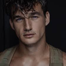 Tyler Cameron's Instagram, Twitter & Facebook