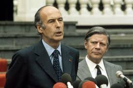 Effectivement aujourd'hui, dans la vie politique, emmanuel macron représente ce propos un brin contrasté s'explique par le fait que louis giscard d'estaing, encarté à l'udi depuis plusieurs années, a combattu l'actuel président. Egwlazrca8wdim