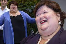 127 kg olan belçika sağlık bakanı maggie de block, obeziteyle mücadelede insanlara iyi bir örnek teşkil etmediği gerekçesiyle tepki topladı. Aykut Elmas On Twitter Belcika Saglik Bakani