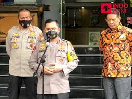 Hal itu diungkapkan kepala balai besar wilayah sungai (bbws) bengawan solo, charizal andrian manu menanggapi. Soal Kasus Azan Jihad Kapolda Metro Pelaku Sembunyi Di Lubang Tikus Saya Kejar Indozone Id