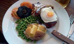 Although not refurbished, the décor is fairly stylish. La Cena Aufnahme Von Premier Inn London Hanger Lane Hotel Tripadvisor