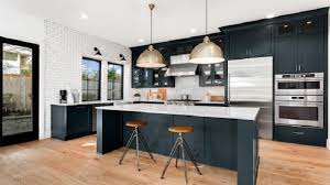 Kami memiliki berbagai macam produk dalam berbagai gaya, dari meja rias bergaya vintage hingga dapur modern. Vppanmekbrnqvm