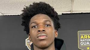 Huskies Offer Top 2027 Big Man, Son of Former NBA Player