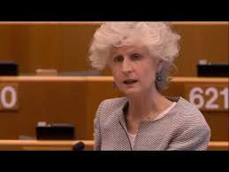 I avsnitt 53 träffar frilansjournalisten anna hegestrand moderaten anna maria corazza bildt. Anna Maria Corazza Bildt Om Flyktingpaus Youtube