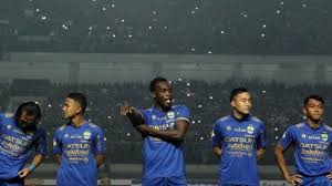 Laga tersebut bahkan disebut sebagai pertandingan klasik atau yang disebut el clasico indonesia. Pertandingan Masih Berlangsung Ini Skor Sementara Persib Bandung Vs Persija Jakarta Surya Malang