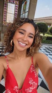 Kara Roper's Instagram, Twitter & Facebook