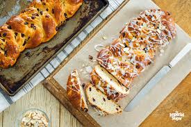 This italian style bread is a thing of beauty: Hot Cross Buns Braided Loaf Dixie Crystals