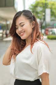 Women who love to experiment with their hair, they can go for this hairstyle. Hair Clip Looks 25 Trendy Hairstyles To Try In 2021 All Things Hair Ph