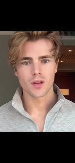 Devon Severt's Instagram, Twitter & Facebook