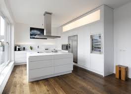 Kuche P8 In Weiss Lackiert Ohne Griffe Design De Cuisine Moderne Cuisine Minimaliste Cuisine Moderne Blanche