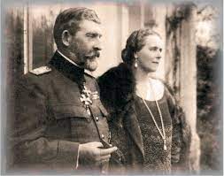 Astfel, la 29 mai 1919, regele ferdinand și regina maria se opresc la casa lui avram iancu de la vidra de sus și la. Mm Ll Regele Ferdinand Si Regina Maria Ai Romaniei Queen Victoria Family European Royalty British Royalty
