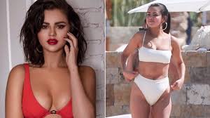 She is an actress, known for carnival row (2019), sedmero krkavcu (2015) and národní trída (2019). Krasnejsi Nez Kdy Driv Selena Gomez Se Zbavila Spicku Zhave Telo Odhalila V Bikinach Extra Cz