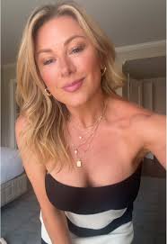 That shoe really didn’t want to come off 😅 #sundayfunday #disco #70s  #oldschool #oldschoolmusic #discodance #foru #foryourpage #fyp