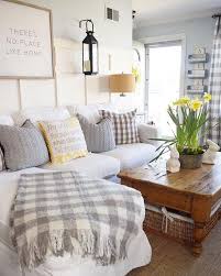 60 Farmhouse Living Room Joanna Gaines Magnolia Homes Decorating Ideas Froggy Farm House Living Room Farmhouse Decor Living Room Modern Farmhouse Living Room