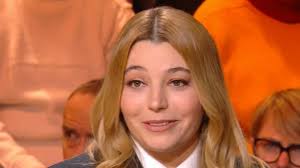 Vidéo : Santa se confie sur sa défunte maman Diana Eckert, chanteuse elle  aussi, dans l'émission "Quelle époque !" sur France 2.