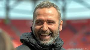 Der club steht angesic . seit letztem dezember ist tim walter nicht mehr trainer des vfb stuttgart. Bundesliga Club Stuttgart Name Tim Walter As New Head Coach Sports German Football And Major International Sports News Dw 20 05 2019